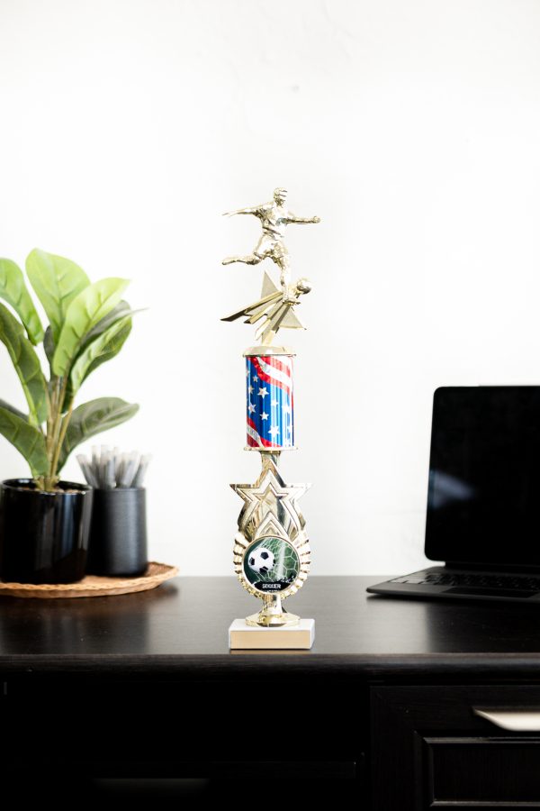 17  Star Series Logo Riser on Round Column with Figure Trophy 3 scaled