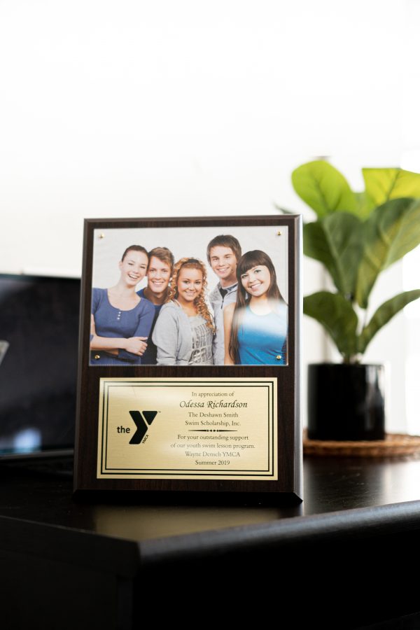 9X12 Plaque with 5X7 Plexi for photo with plate 2 scaled