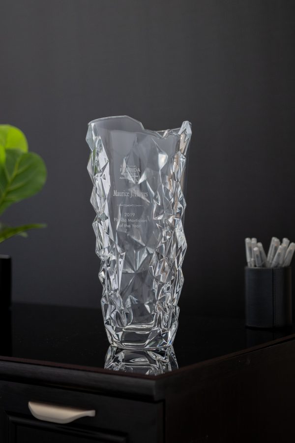 13  Crystal Chunky Iceberg Vase 02 scaled